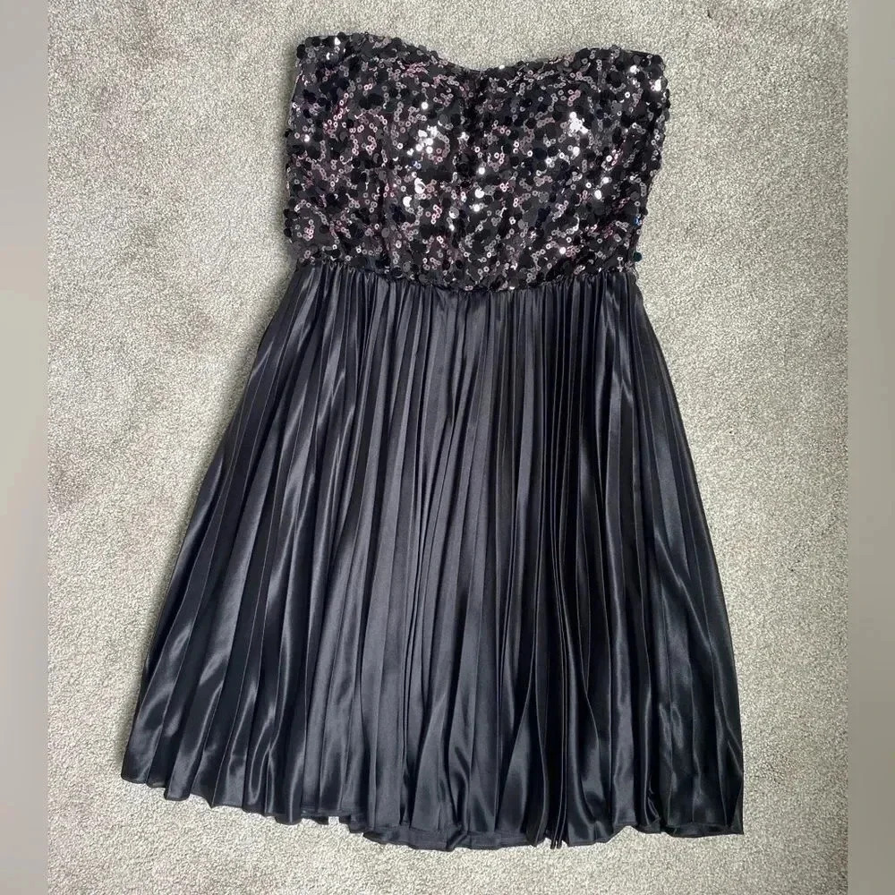 Charlotte Russe Strapless Sequin Bust Black and Pink Fit & Flare Mini Dress M - Picture 11 of 15